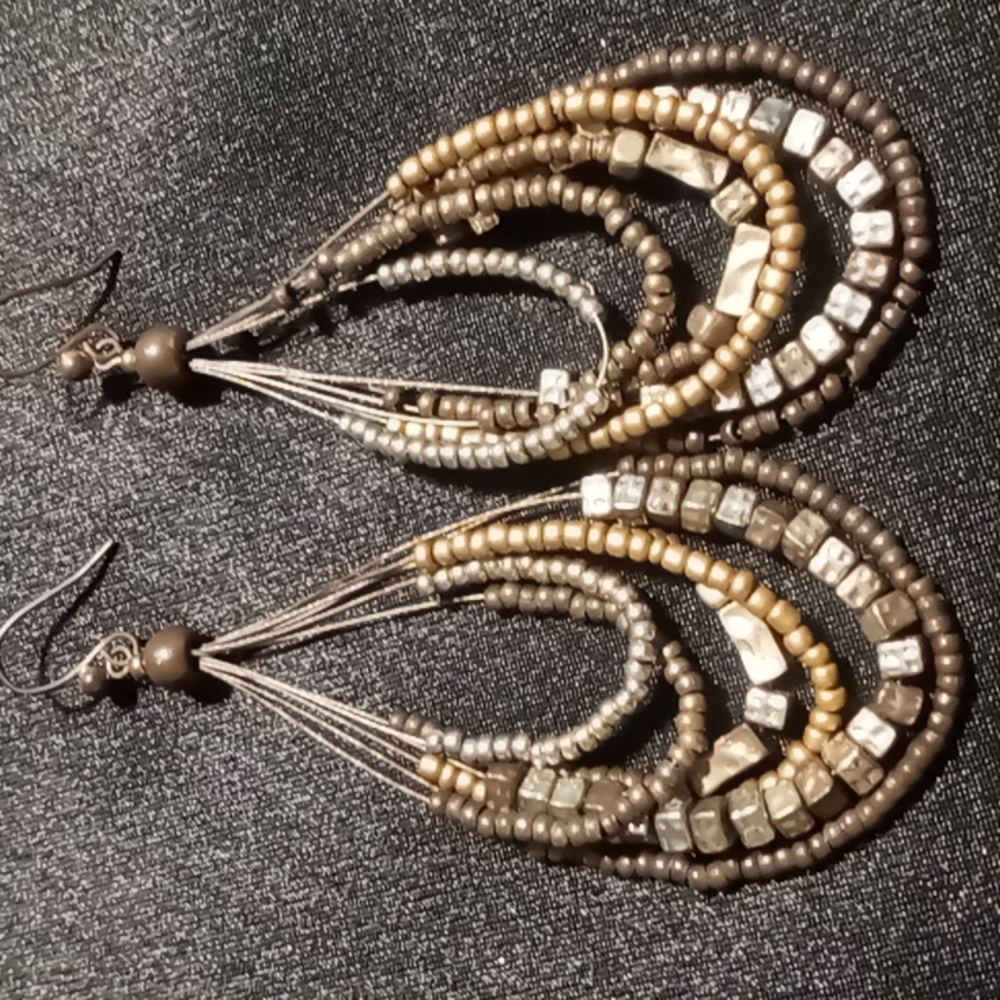 Beautiful seed beaded hoop earrings brassy & gold finished free flowing beads